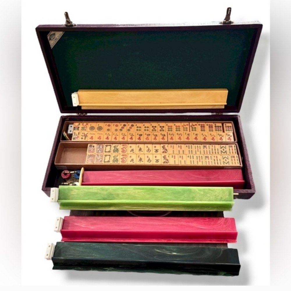 ES LOWE Mah Jong Set Bakelite Tiles With Carrying Case VINTAGE